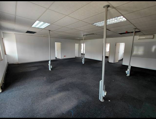279M² OFFICE TO LET IN BRYANSTON